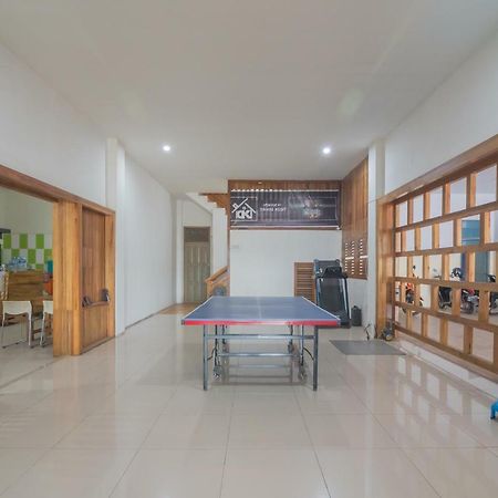 Reddoorz Near Gajah Mada Pontianak Hotel Exterior foto